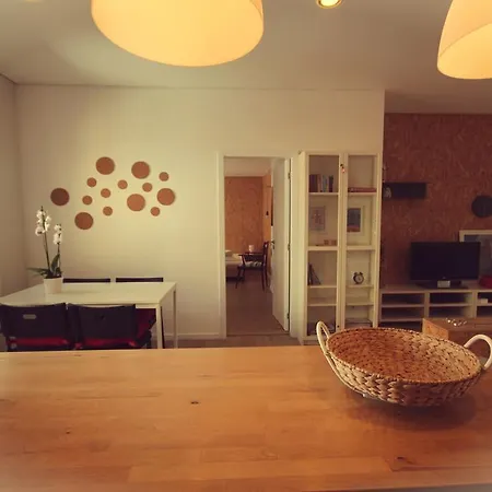 Nineteen Apartment *